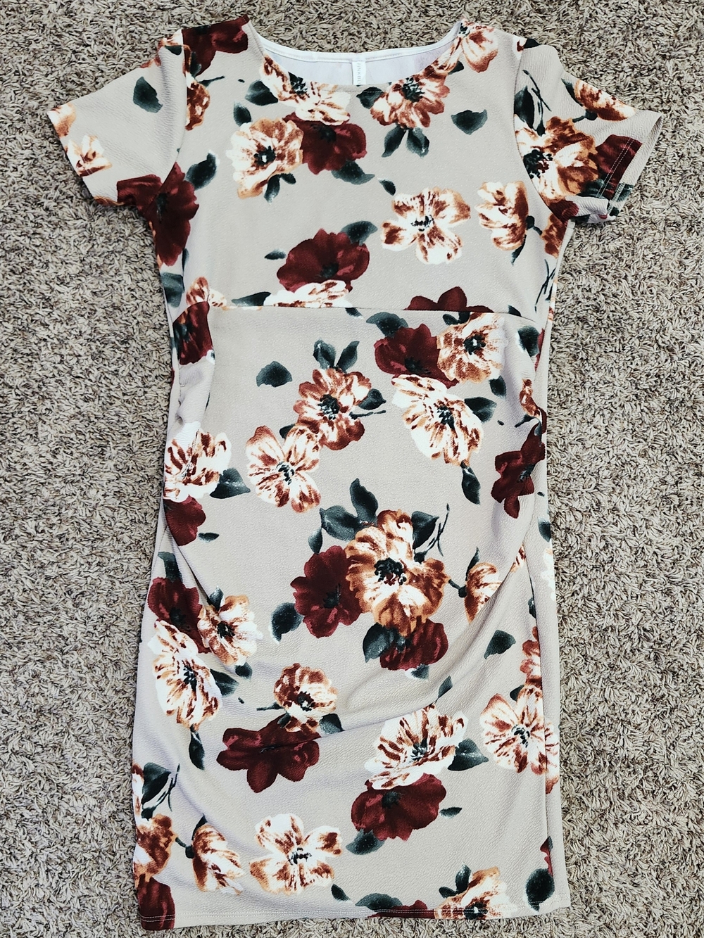 Floral Short-Sleeve Bodycon Dress in Beige and Burgundy